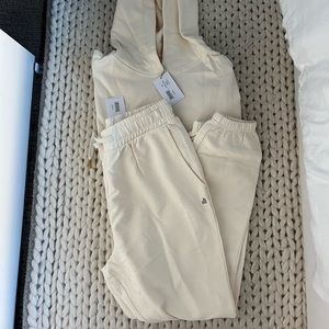 WeWoreWhat Sweatpants and Oversized Hoodie NWT off-white